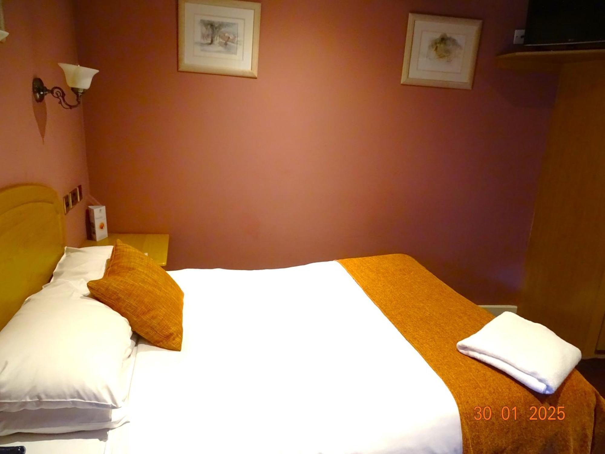Donington Manor Hotel Касъл Донингтън Екстериор снимка